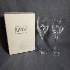 Mikasa Wine Flutes Set of 2 Crystal Etched Calla Lily Stemware with Box